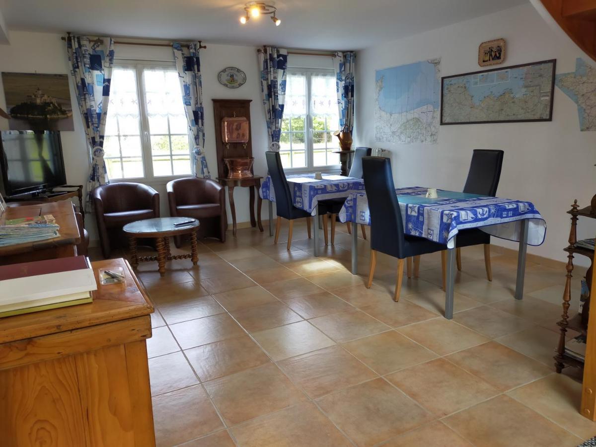 Petit Chatelet Bis Hirel Exterior photo