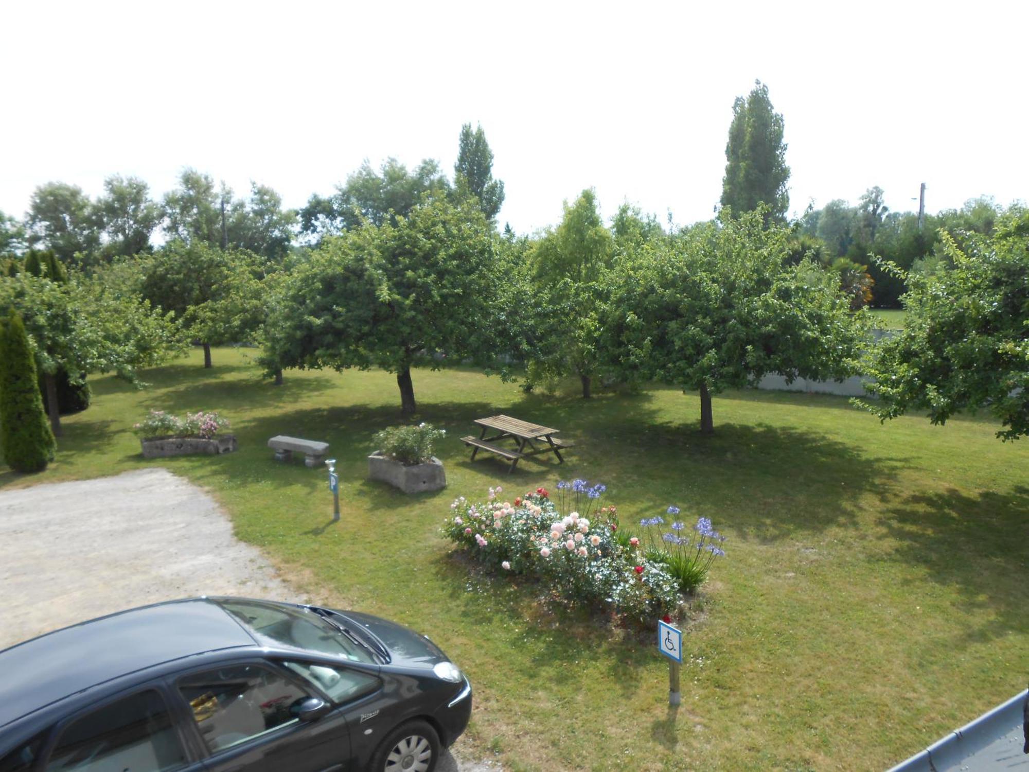 Petit Chatelet Bis Hirel Exterior photo